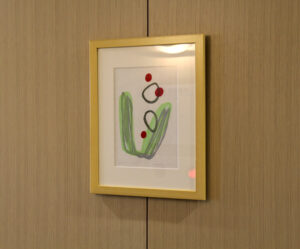 病院の廊下に飾った安芸真奈の木版画_4