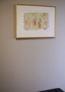 病院の待合室に白駒一樹の版画を飾る_1